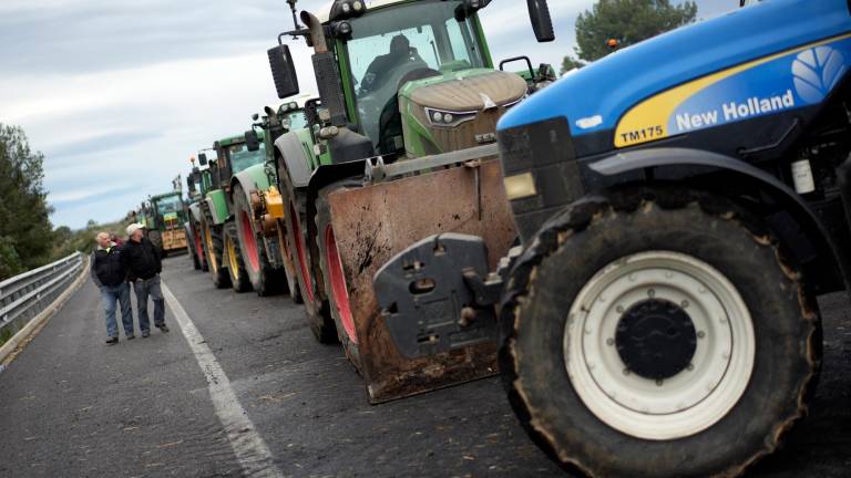 Después de las protestas del pasado mes de febrero, los tractores vuelven a las carreteras. foto: david borrat/efe