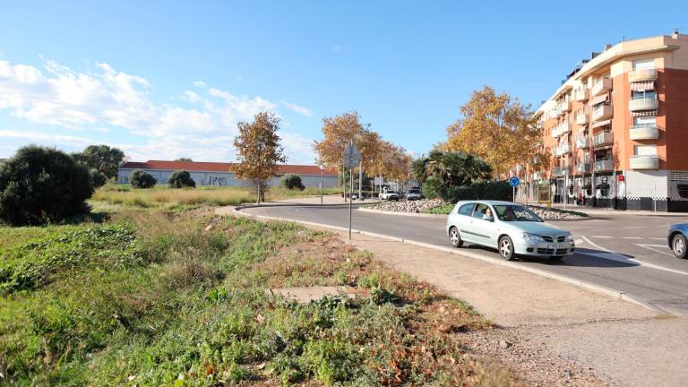 El espacio afectado abarca los terrenos desde la rotonda con la calle Galceran de Pinós hasta la plaza de Països Catalans. Foto: Alba Mariné