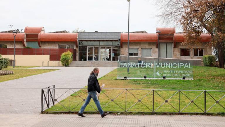 Entrada del Tanatori Municipal de Reus, equipament gestionat per Serveis Funeraris Reus i Baix Camp. Foto: Alba Mariné