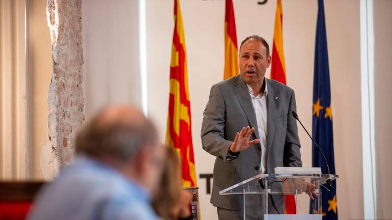 Berni álvarez, este jueves, durante el pleno de su despedida como concejal del Ayuntamiento de Tarragona. Foto: Marc Bosch