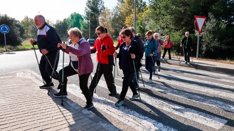 L’Associació de Veïns exigeix que els vorals compleixin la normativa. Foto: Alba Mariné