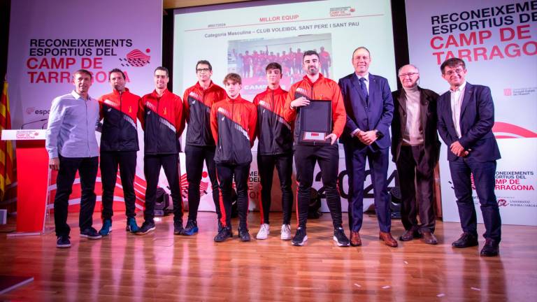 El Club Voleibol Sant Pere i Sant Pau fue galardonado como mejor equipo masculino. foto: marc bosch