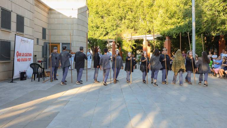 Los componentes del grupo de La Mulassa de Tarragona durante la actuación. Foto: Àngel Ullate