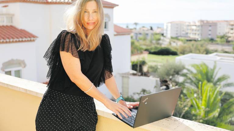 Christiane Greilach, Global Senior Marketing Manager de la multinacional estadounidense de software Autodesk, en su casa de Miami Platja. Foto: Alba Mariné