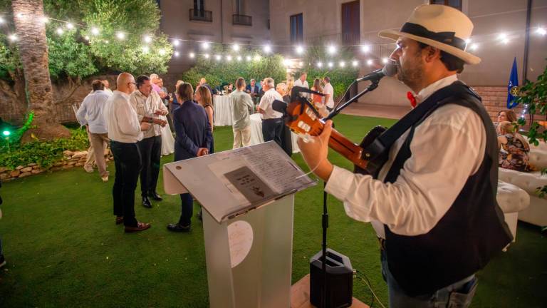 La velada, amenizada por el músico Roberto González Klawitter. Foto: Marc Bosch