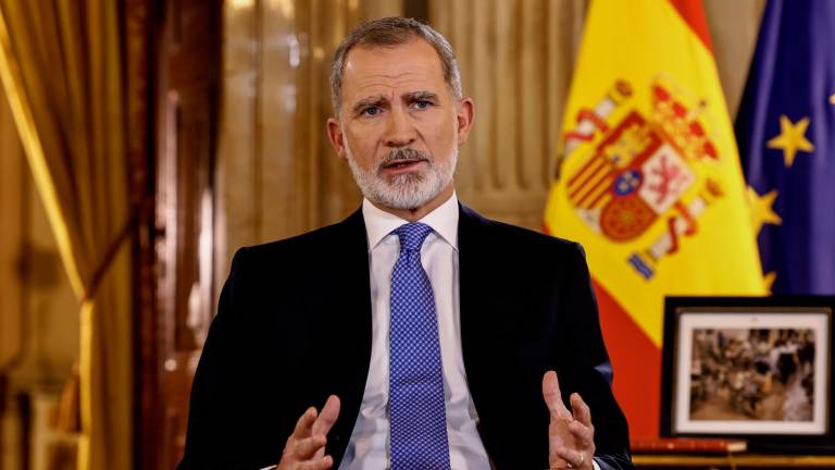 Felipe VI en su tradicional mensaje de Navidad, grabado en el Salón de Columnas del Palacio Real. Foto: EFE