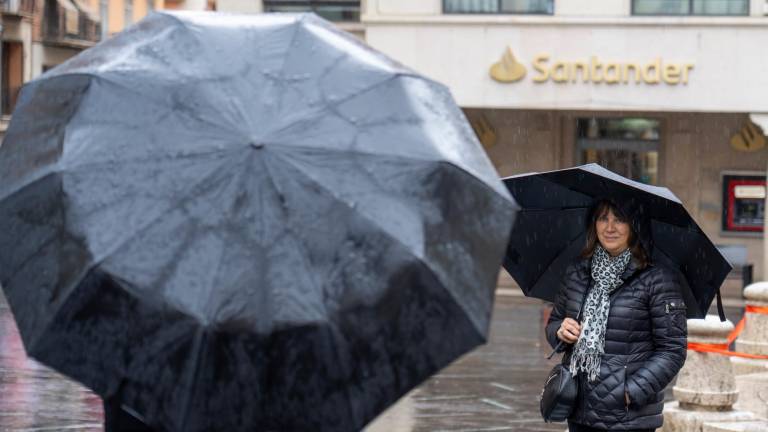 Pueden llegar a caer hasta 60 litros de agua en 12 horas. Foto: EFE