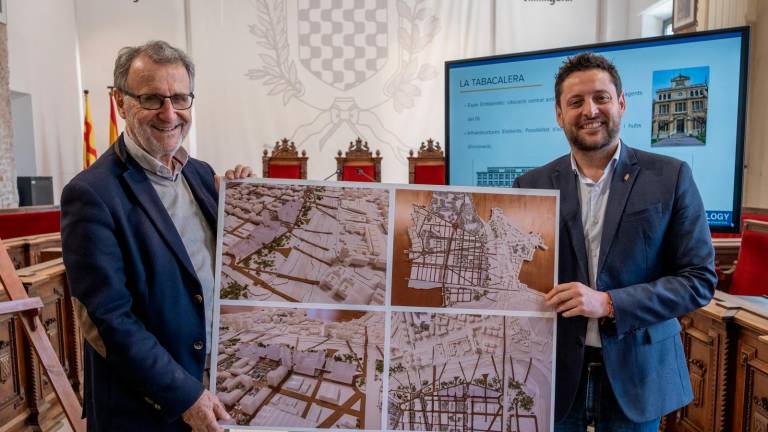 El alcalde de Tarragona, Rubén Viñuales, y el urbanista Miquel Barceló. Foto: Ajuntament de Tarragona