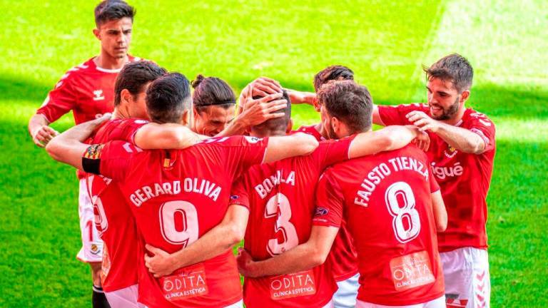 Los jugadores granas celebran el 5-0 conseguido frente a l’Hospitalet. Foto: Nàstic