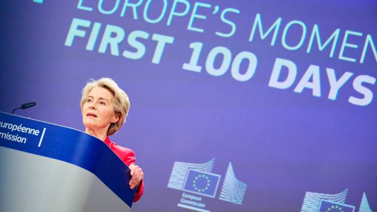 La presidenta de la CE, Ursula von der Leyen, en la rueda de prensa por los 100 primeros días de mandato. Foto: ACN