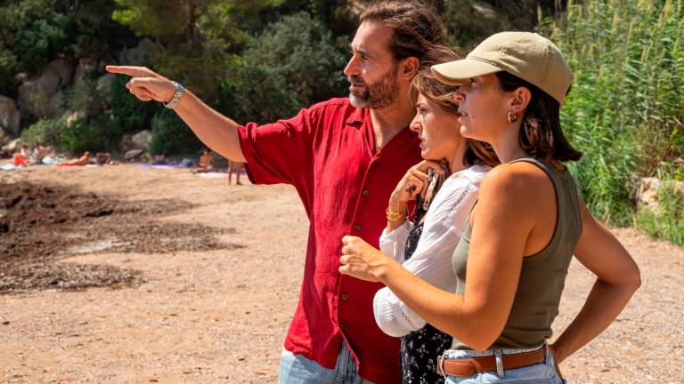 Marina Campos, en el centro, junto a Menna Fité y Bárbara Hermosilla. Foto; Pilar Camacho