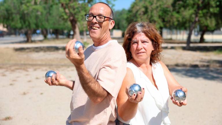 Ángel Gargallo y Sílvia Simó, del Club Bellissens, participarán en petanca. Foto: Alba Mariné