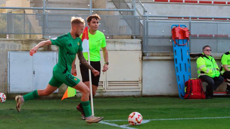 Víctor Narro volvió a ser el mejor del Nàstic con dos grandes asistencias de gol. Foto: Nàstic