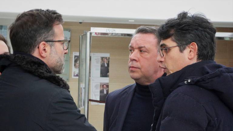 David Pelicot, hijo de Gisèle y Dominique Pelicot, en el centro de la imagen. Foto: EFE