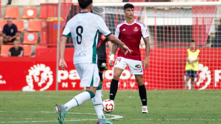 Óscar Sanz en un partido en el Nou Estadi durante esta temporada. Foto: Nàstic