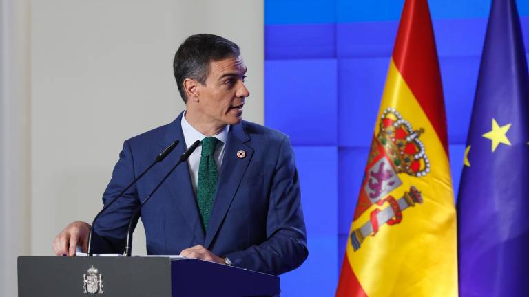 El presidente del Gobierno, Pedro Sánchez, ofrece una rueda de prensa tras reunión del último Consejo Ministros del año en el palacio de la Moncloa en Madrid este lunes. Foto: EFE