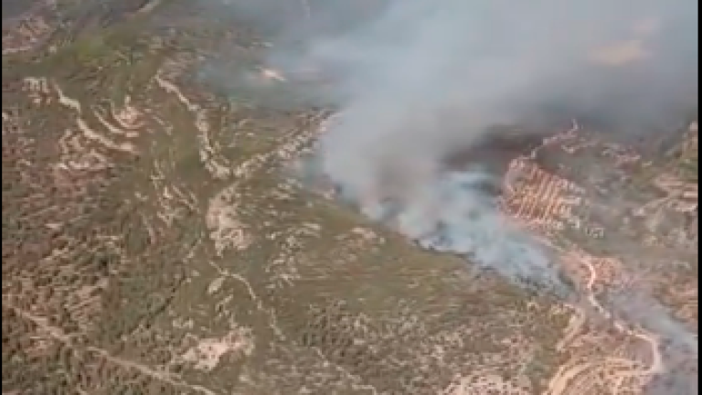 Vista aérea del incendio de Cabacés. Frame: Bombers de la Generalitat