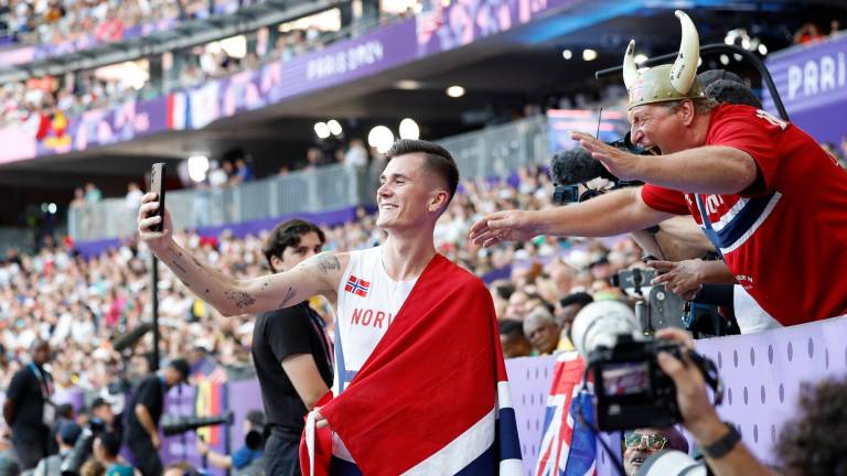 Jakob Ingebrigtsen ganó los 5.000 metros masculinos. Foto: EFE