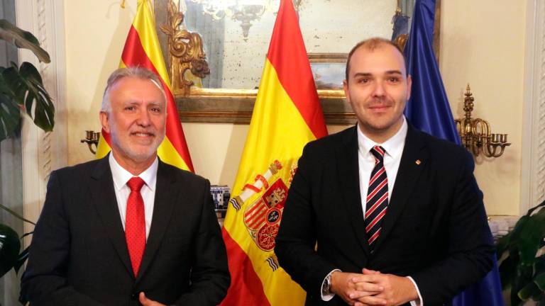 El conseller de la Presidència, Albert Dalmau, y el ministro de Política Territorial, Ángel Víctor Torres, este miércoles en Madrid. Foto: ACN