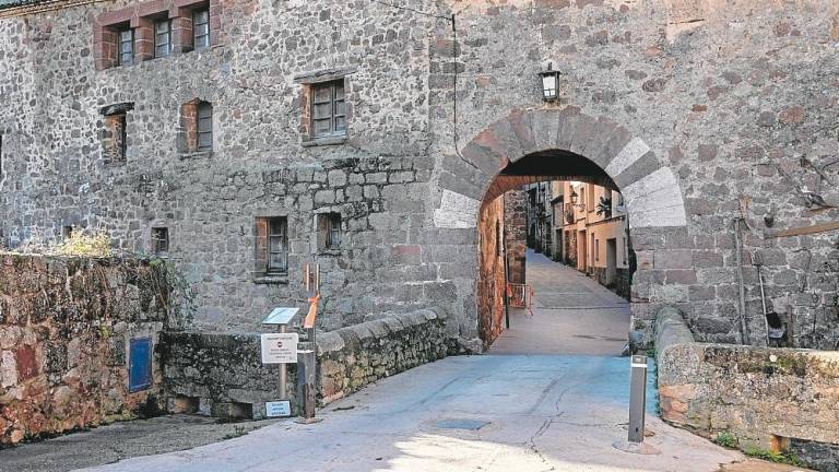 Planet del Pont, la puerta norte de la muralla de Prades. FOTO: S. García