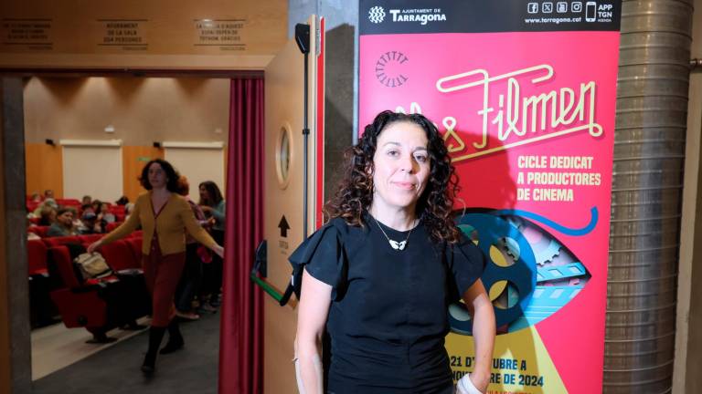 La productora Sandra Hermida despidió ayer el ciclo ‘Elles Filmen’ en la Antiga Audiència. foto: àngel ullate