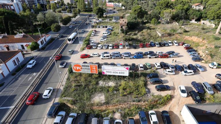 Imagen de los terrenos en los que se prevé alzar 300 pisos. Foto: Pere Ferré/Archivo DT