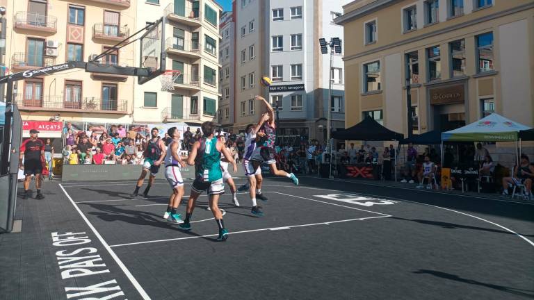 Uno de los partidos disputados en la Plaça Corsini de Tarragona. foto:tgn esports