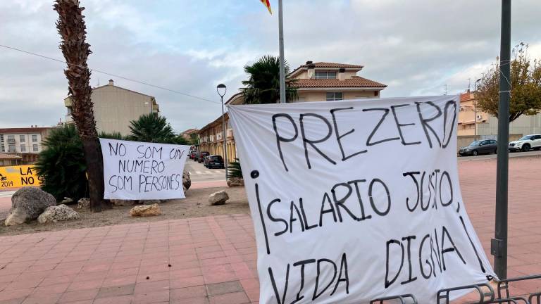 $!Los trabajadores denuncian la congelación del salario mínimo desde hace años. FOTO: JMB