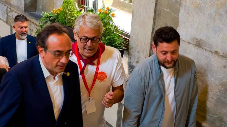 Jordi Sendra y Rubén Viñuales, en una imagen reciente con el presidente del Parlament de Catalunya, Josep Rull. Foto: Cedida