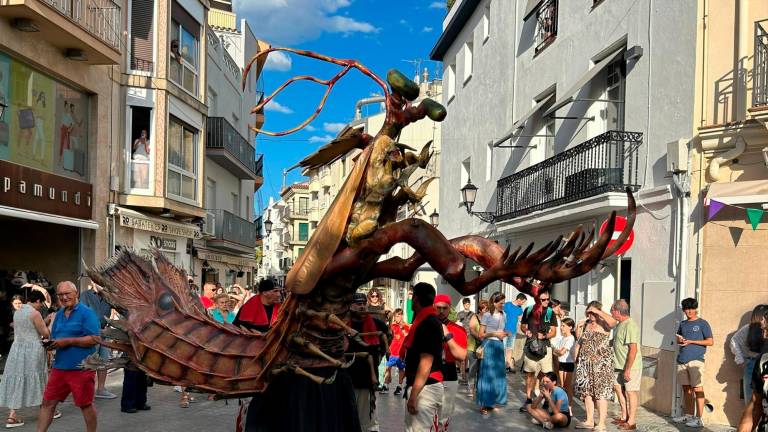 La Galera celebra este Sant Pere sus primeros 10 años como bestia de fuego en Cambrils. foto: MCG