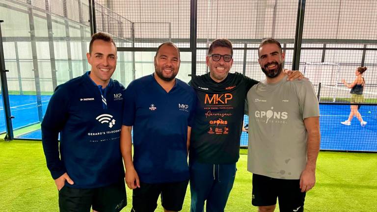 $!Los socios del MeskPadel Jesús Andreu, José Emilio Molina, Juan Bel (director de Maximum Padel) y Gerard Pons. FOTO: Cedida