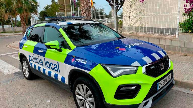 Uno de los coches patrulla de la Policía Local de Creixell.