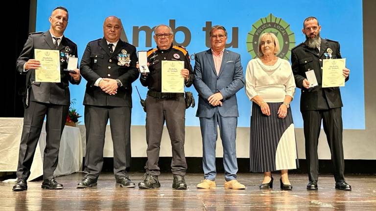 $!La Policia Local de Roda de Berà celebra la festa patronal amb el lliurament de medalles i felicitacions