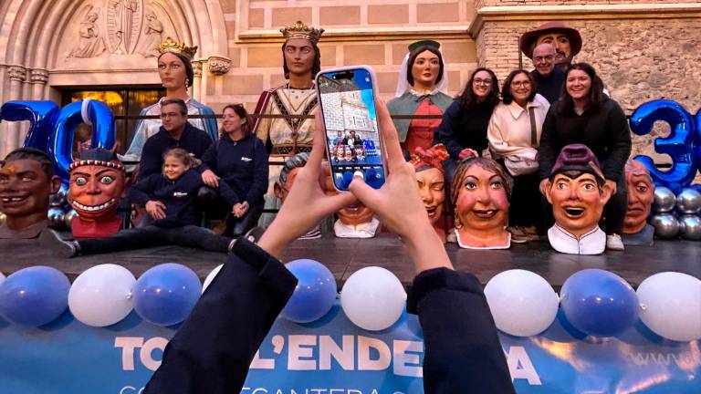 Los gegants Pere y Camí celebran su 70º aniversario. foto: MCG