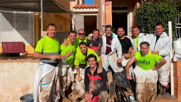 $!Estibadores de Tarragona en Valencia. Foto: Cedida