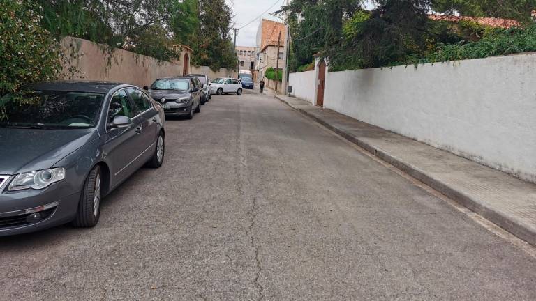 La calle Sant Isidre, una de las tres que se mejorarán. Foto: Àngel Juanpere