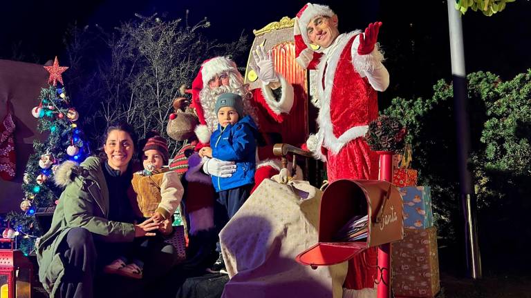 Papá Noel visitó el Parc Botànic de Salou para recoger las cartas de los pequeños de la casa. foto: MCG