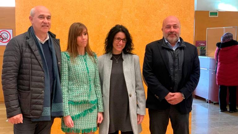 El PP ha conseguido dos concejales: Sílvia Virgili y Sebastià Domènech (derecha de la imagen). FOTO: Cedida