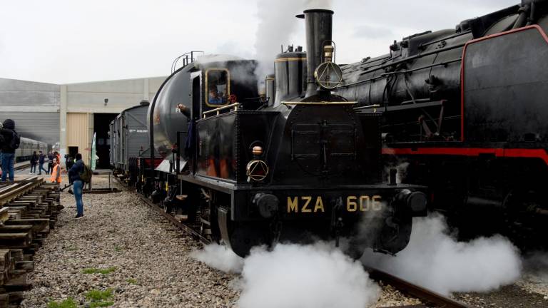 Locomotora de vapor, en funcionament al Museu del Ferrocarril de Móra la Nova. Foto: Joan Revillas