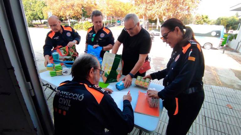 $!Protección Civil de Calafell en la recogida de ayuda.