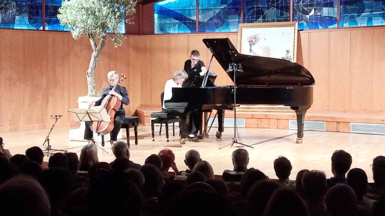 Anne Gastinel, al violoncel i Claire Désert, al piano. Foto: G. Aznar