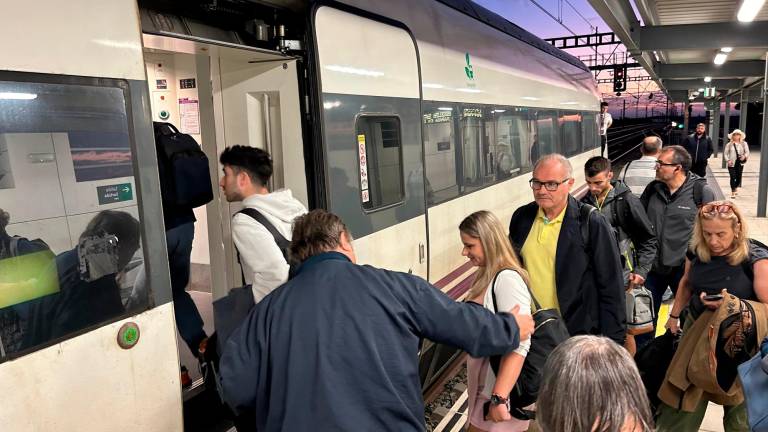 Unas 50 personas han cogido el tren Avant dirección Barcelona las 7:34 horas. foto: MCG