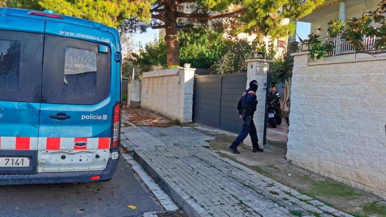 Imagen del operativo de Mossos en Tarragona. Foto: A.J.