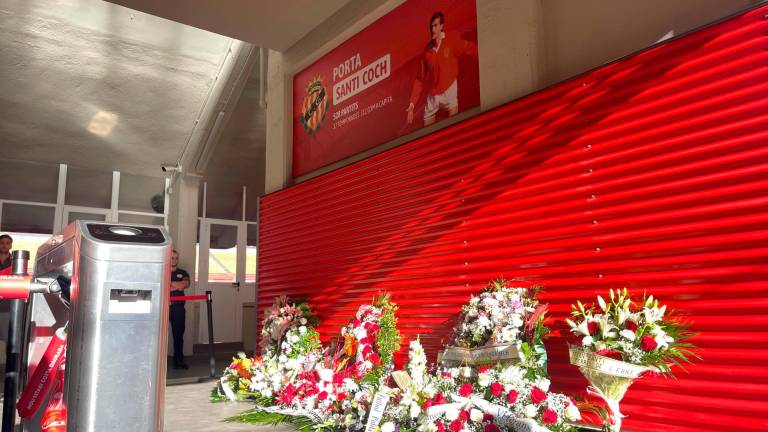 La puerta del Nou Estadi que lleva el nombre de Santi Coch. Foto: Juanfran Moreno