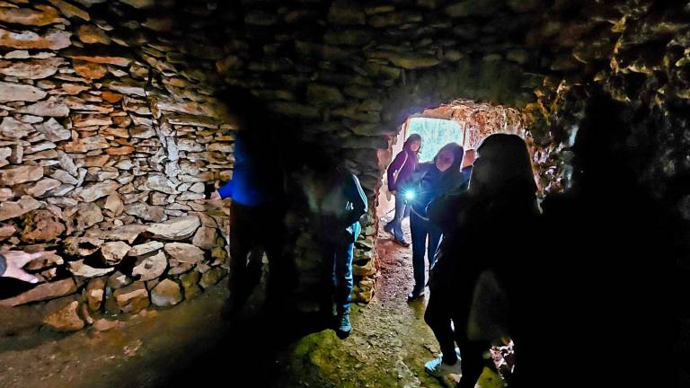 $!El Baix Penedès reivindica la ‘pedra seca’ reconstruyendo márgenes y barracas