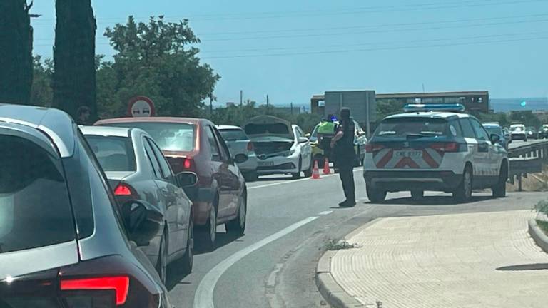 Las colas derivadas del accidente. Foto: Vicente M. Izquierdo