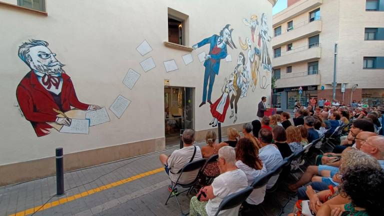 El mural dedicado a Guimerà en la calle Conflent de El Vendrell.