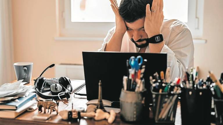 Los límites entre jornada laboral y tiempo de descanso están cada vez más difuminados por la revolución digital. Foto: Getty Images