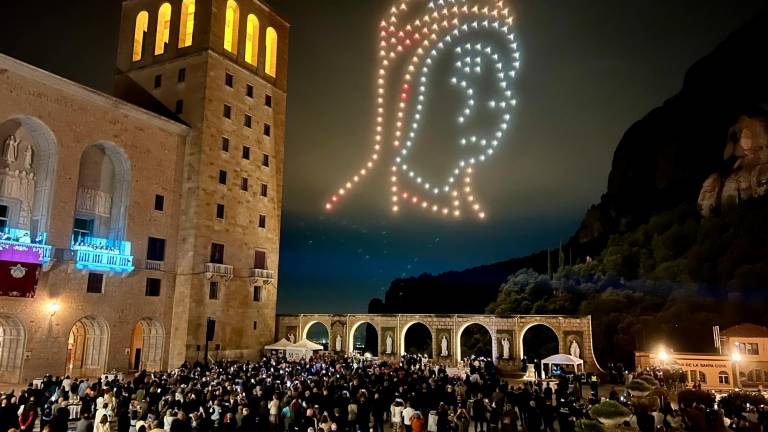 El moment àlgid de l’acte ha arribat a l’exterior amb un espectacle de drons. Foto: ACN