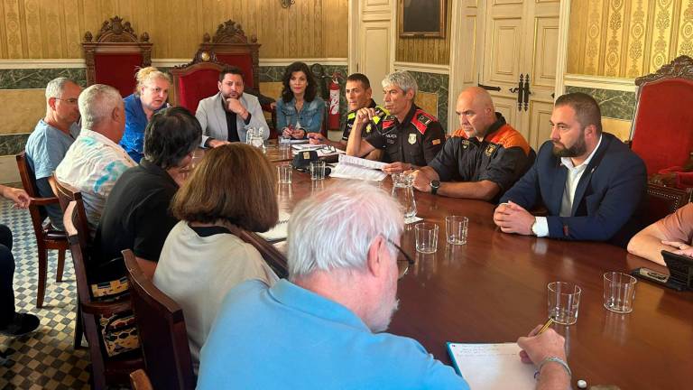 $!La reunió prèvia al desplegament de seguretat de les festes.